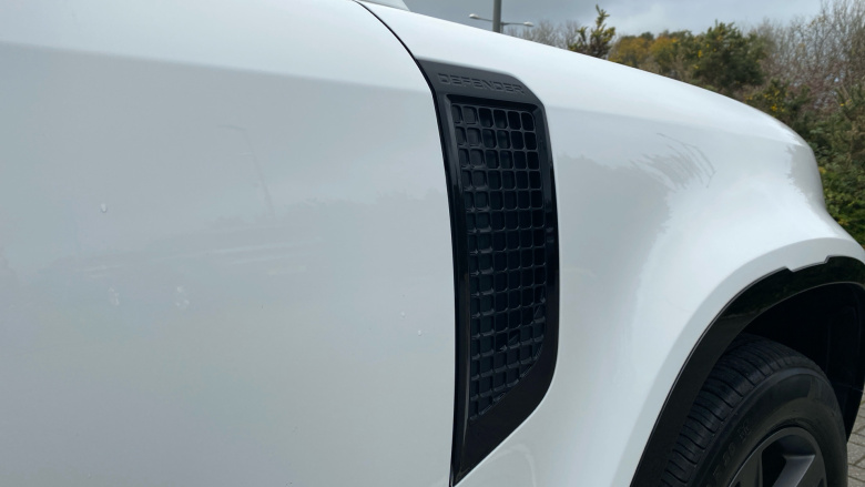 Land Rover Defender 3.0 D250 X-Dynamic SE 90 3dr Auto Diesel Estate